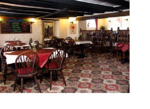 The White Hart Hotel Menheniot Екстериор снимка