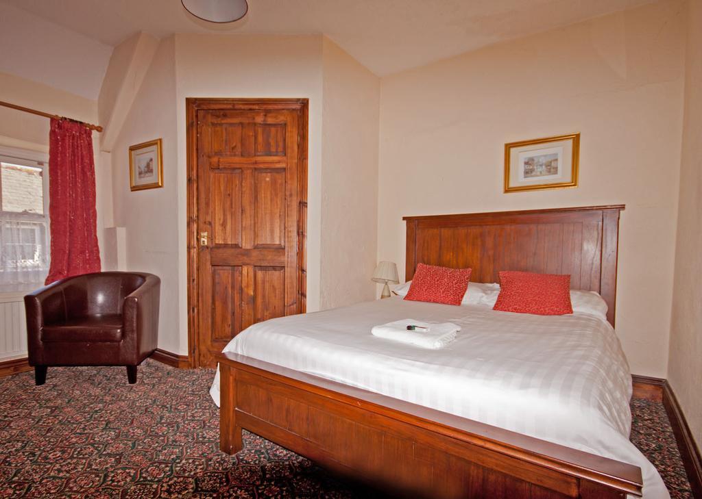 The White Hart Hotel Menheniot Стая снимка
