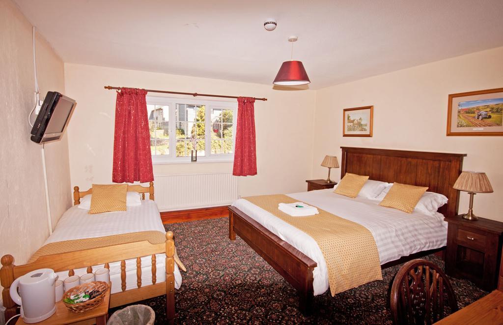 The White Hart Hotel Menheniot Стая снимка