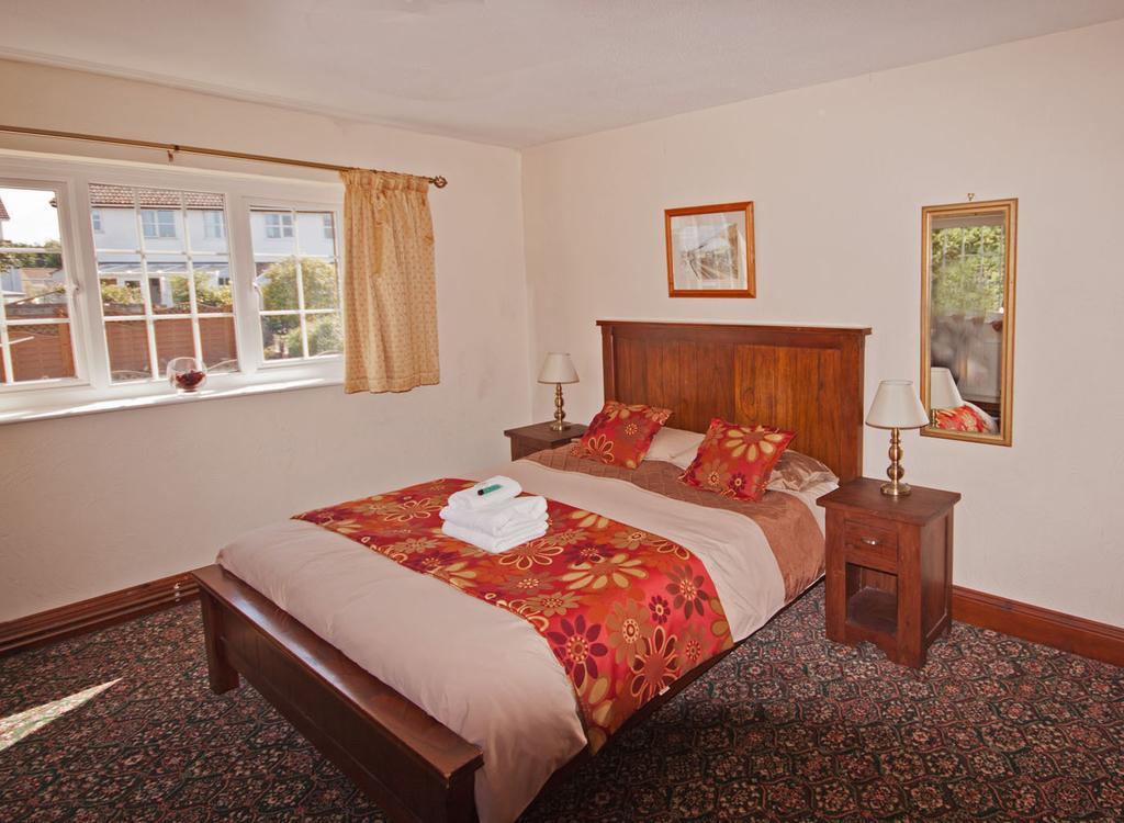 The White Hart Hotel Menheniot Екстериор снимка
