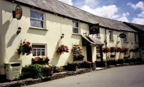 The White Hart Hotel Menheniot Екстериор снимка